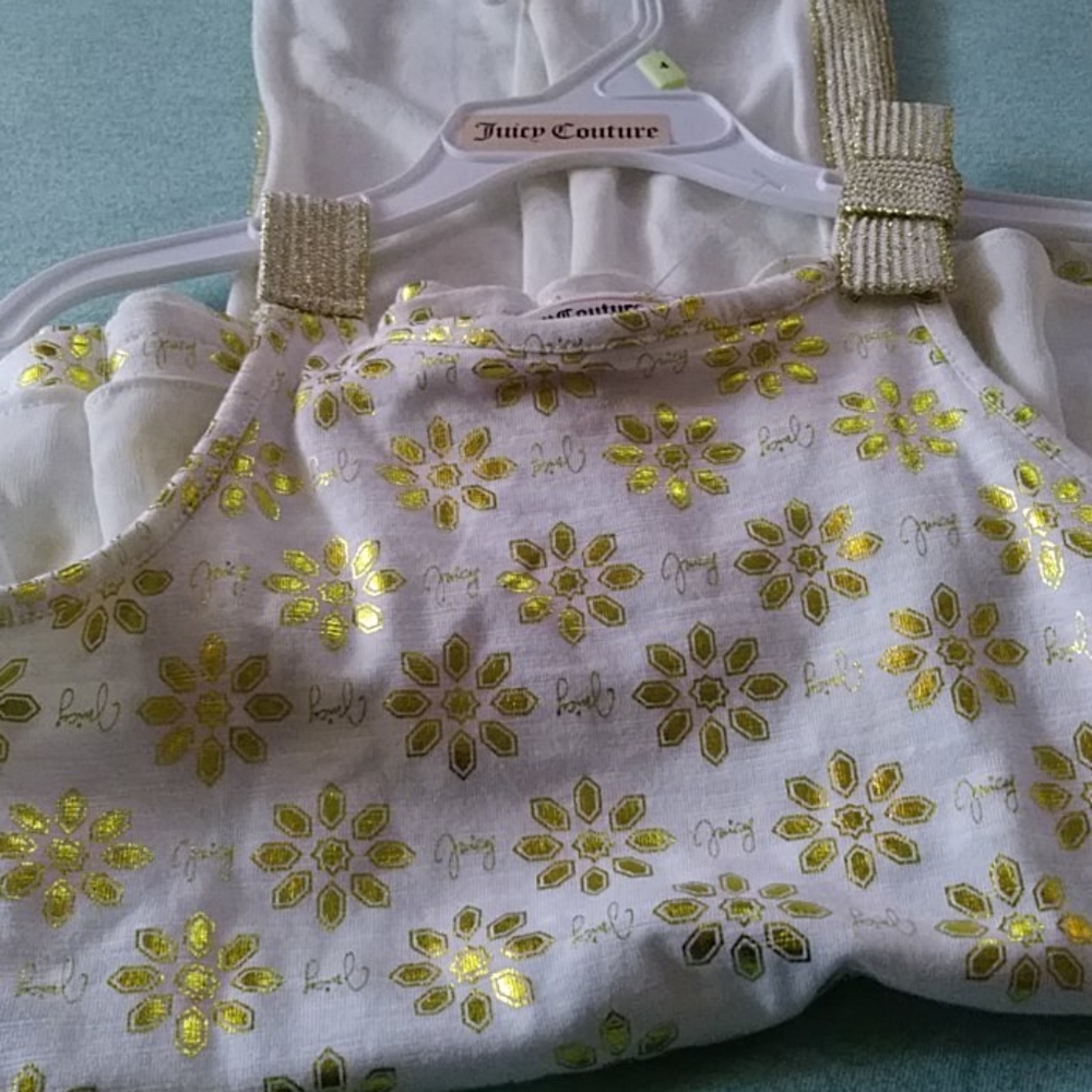 Clothes - Picture 3 of 7